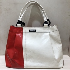 渋谷店で、フライターグのホワイト×レッドのG5.1の2WAYメッセンジャーバッグを買取しました。状態は通常使用感があるお品物です。