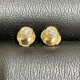 カルティエのK18YG ディアマン レジェ イヤリング B8301215 XSの買取実績です。