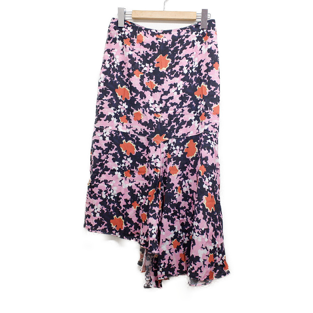 マルニの正規 20年製 総柄 ピンク GOMA0187A1 スカートの買取実績です。