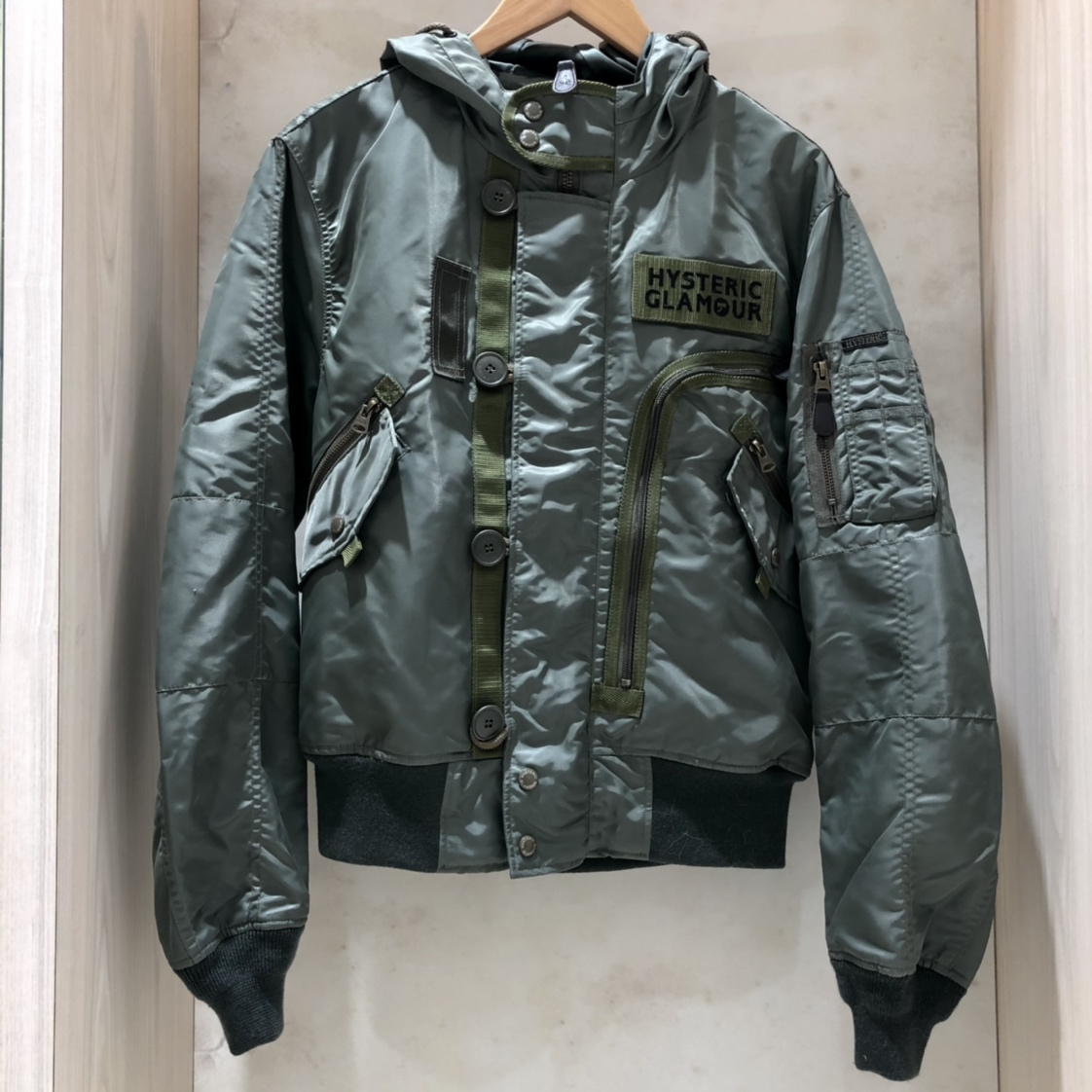 ヒステリックグラマーの洋服のカーキ 17年秋冬 ab05 フライトジャケットの買取実績です 年11月30日公開の情報です エコスタイル