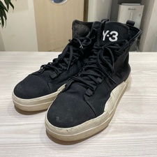 渋谷店で、Y-3のYUBEN MID(EF2653)というスニーカーを買取ました。状態は若干の使用感がある中古品です。