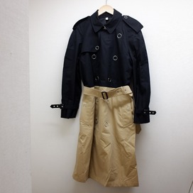バーバリーの正規 19年春夏 バイカラー トレンチコートの買取実績です。