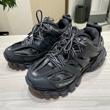 バレンシアガ ブラック 542436 トラックトレーナー スニーカー 買取実績です。