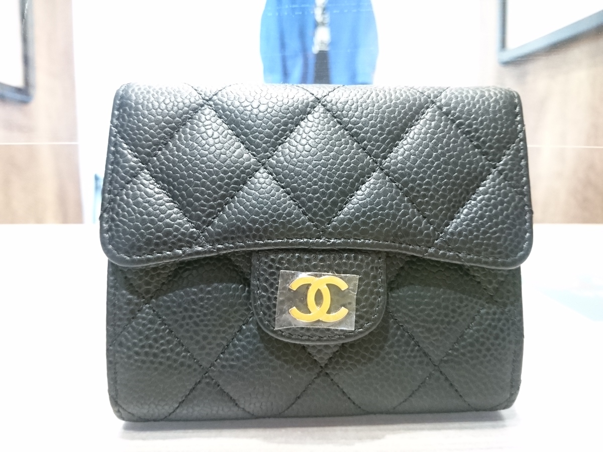 シャネルのブランドの26番台 キャビアスキン マトラッセ ミニウォレットの買取実績です 21年1月8日公開の情報です エコスタイル