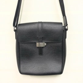 エコスタイル銀座本店で、モンブランのMB104612のブラックのレザー素材のショルダーバッグを買取ました。