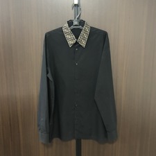 大阪心斎橋店にて、フェンディの2019年AWモデルである、ブラック×襟ズッカ柄、長袖コットンシャツ(FS0751A4S6、即完売品)を高価買取いたしました。状態は通常使用感のお品物です。