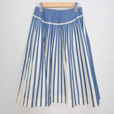 渋谷店で、ミナペルホネンのブルーのストライプのコットン/リネンのフレアスカートを買取しました。状態は使用感が少なく綺麗なお品物です。