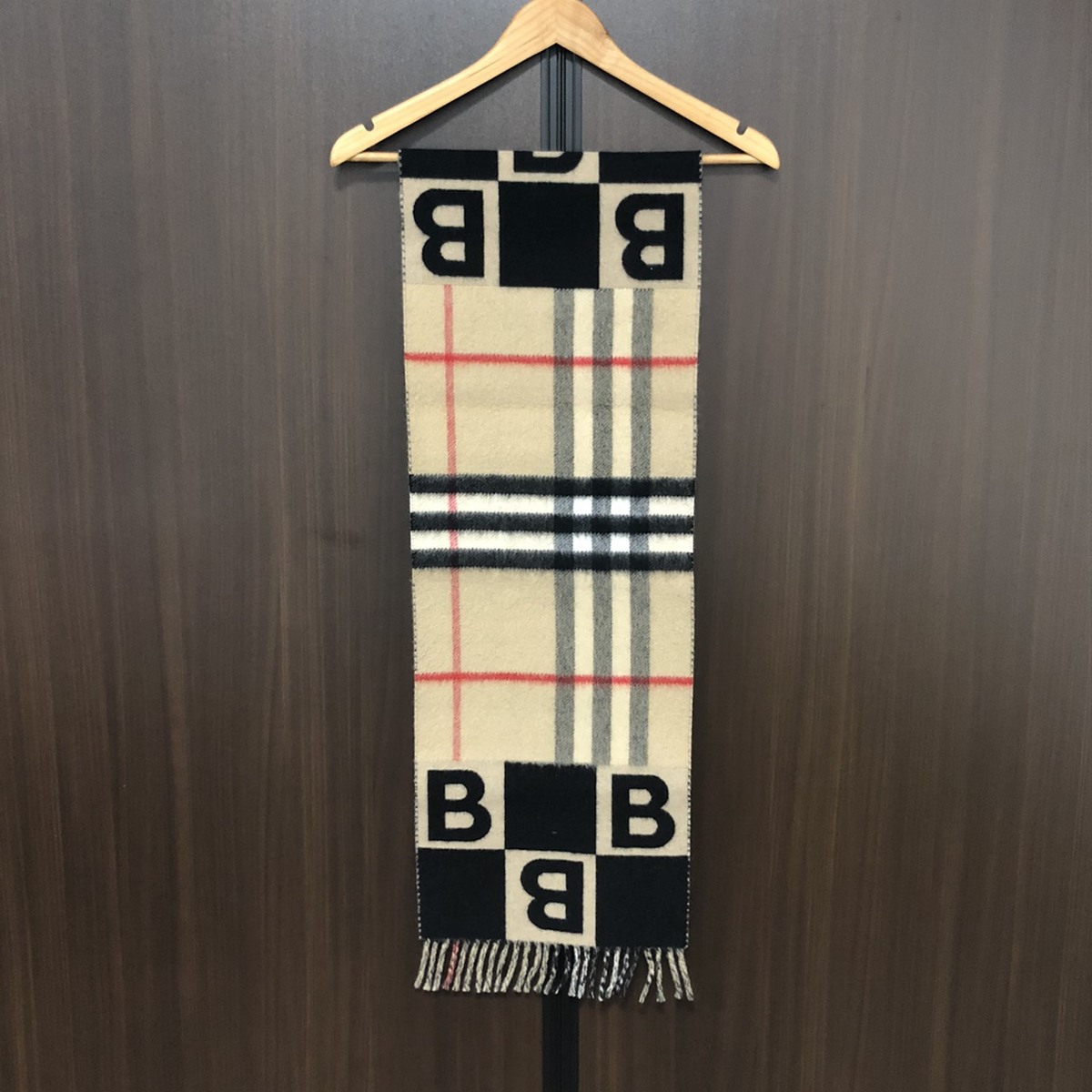 バーバリーのストールのbロゴ チェック柄 カシミヤ混 ウールマフラー の買取実績 21年1月29日公開情報 ブランド買取の エコスタイル