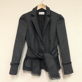 エコスタイル銀座本店で、レッドヴァレンティノの正規のグレーのP39200478BR0233B0のデザインジャケットを買取ました。