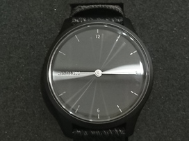 ガーミンの010-02240-73 VIVOMOVE STYLE スマートウォッチの買取実績です。