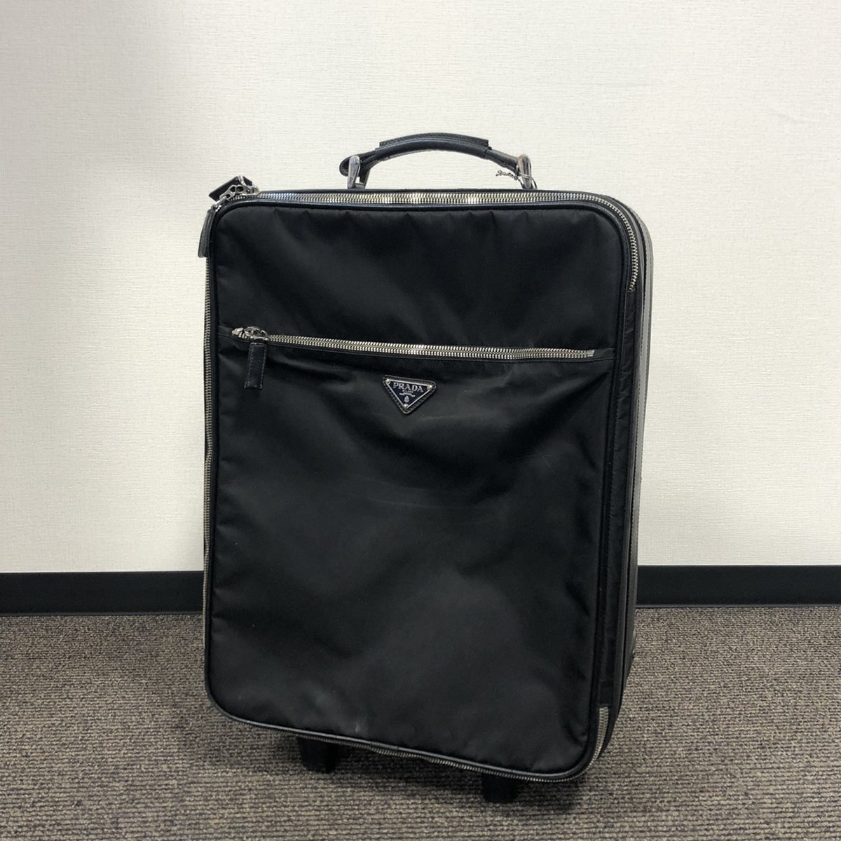 プラダのVV0030　ナイロン×レザー　キャリーバッグ/スーツケースの買取実績です。