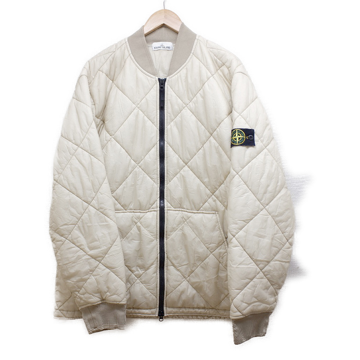 ストーンアイランドの6915Q1424 ナイロン 中綿入り キルティング ジャケットの買取実績です。