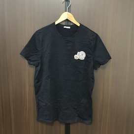 モンクレールの2019年製　MAGLIA T-SHIRT　ロゴワッペン付　クルーネック半袖Tシャツ　E20918032500の買取実績です。