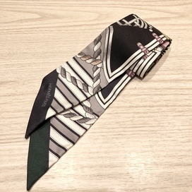 エルメスのブラック GRANDETENUE ツイリーの買取実績です。
