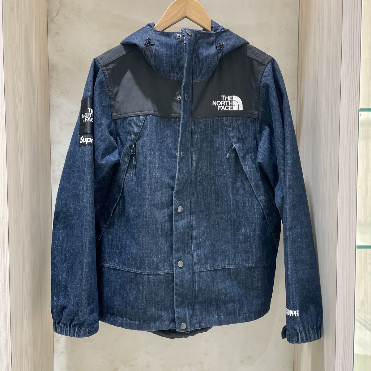 ノースフェイスの洋服の シュプリーム 15年春夏 Npi デニムドットショットジャケット マウンテンパーカーの買取実績です 21年2月11日公開の情報です エコスタイル ノースフェイスの洋服の シュプリーム 15年春夏 Npi デニムドットショットジャケット マウンテンパーカーの買取実績です 21年2月11日公開の情報です エコスタイル