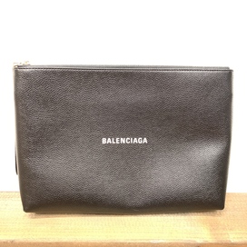バレンシアガの黒 エブリデイクラッチバッグの買取実績です。