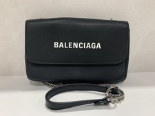 浜松入野店で、バレンシアガの529763のブラック レザーのカードポケット付きのチェーンショルダーバッグを買取りました。状態は数回使用程度の新品同様品です。