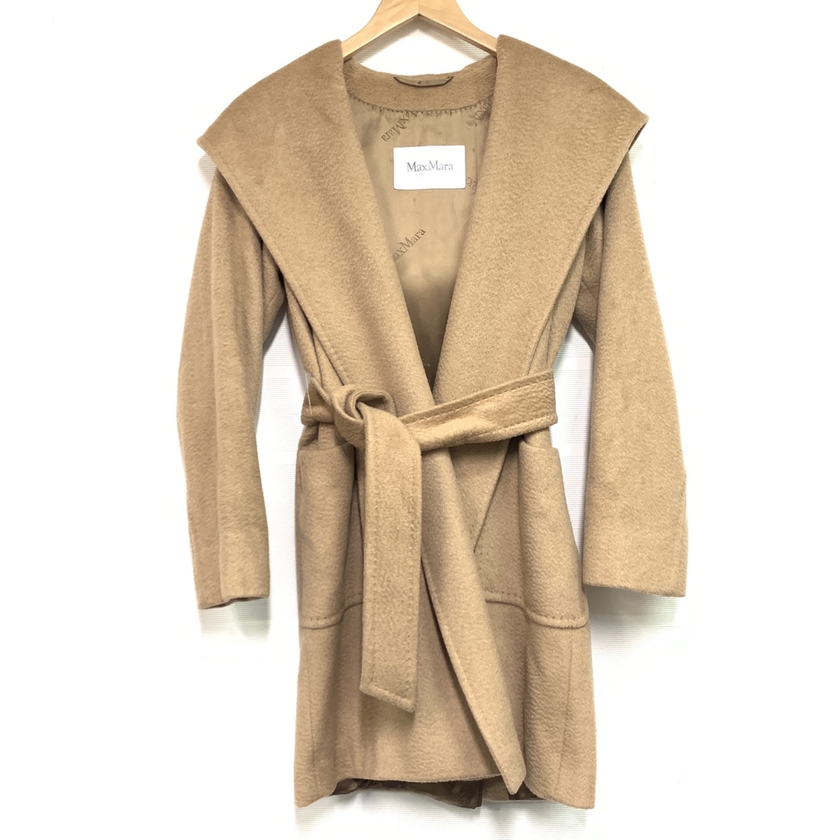 マックスマーラの洋服の正規 キャメル素材 ベルト付き フーテッドガウンコートの買取実績です 21年3月日公開の情報です エコスタイル