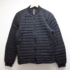 アークテリクスヴェイランス 国内正規 19年製 21749 Conduit AR Jacket ジップアップ ダウンジャケット 買取実績です。