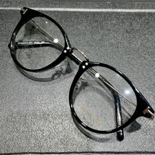 エコスタイル渋谷店で、トムフォードのボストン眼鏡(TF5563-D)を買取りました。状態は試着程度の新品同様品です。