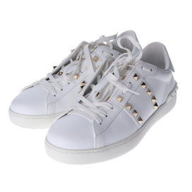 ヴァレンティノのROCKSTUD UNTITLED ロックスタッズ アンタイトルド ホワイト ローカットスニーカーの買取実績です。