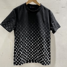 渋谷店で、ルイヴィトンの2021年春夏物のモノグラムグラディエントTシャツを買取りました。状態は未使用品です。