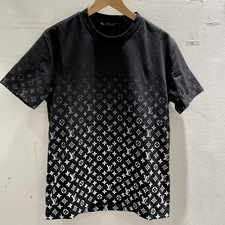 ルイヴィトン ブラック 2021年春夏 RM211Q 1A8HKL LVSE モノグラムグラディエントTシャツ 買取実績です。