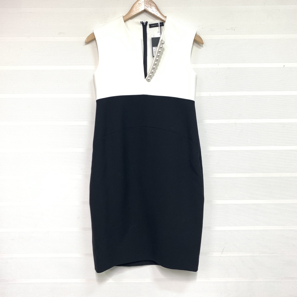 ヨーコチャンの洋服のycd 119 198 ホワイト ブラック パール付き Vネック バイカラー ワンピースの買取実績です 21年4月8日公開の情報です エコスタイル
