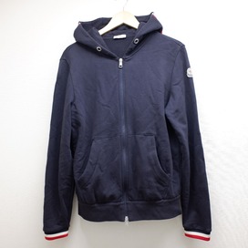 モンクレールの国内正規 19年 MAGLIA CARDIGAN ジップパーカーの買取実績です。