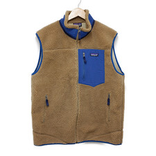 大阪心斎橋店にて、パタゴニアのクラシックレトロX(Classic Retro-X Vest)、ボアフリースベスト(23048、ブラウン×ブルー)を高価買取いたしました。状態は通常使用感のお品物です。