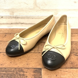 シャネルのブラック×ベージュ FG2819 バイカラー フラットパンプスの買取実績です。