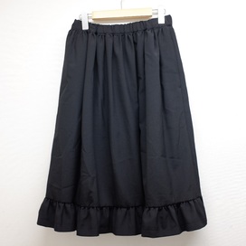 エコスタイル広尾店にてコムデギャルソンガールの20年製の裾フリルのスカートを買取いたしました。