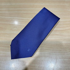 ルイヴィトン ブルー 市松模様 2018年製 シルク ネクタイ 買取実績です。