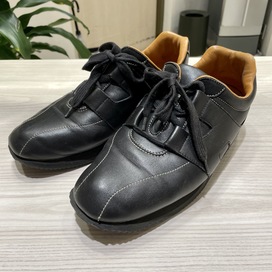 エルメスのブラック Hロゴ レザースニーカーの買取実績です。
