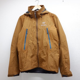アークテリクスの国内正規 13649 Beta LT Hybrid Jacket ベータLTハイブリッドジャケットの買取実績です。