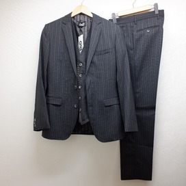エコスタイル大阪心斎橋店にて、D＆G(ディーアンドジー※ドルチェアンドガッバーナ)のウール×ストライプ、シングル2B3Pスーツ(RU0268)を高価買取いたしました。