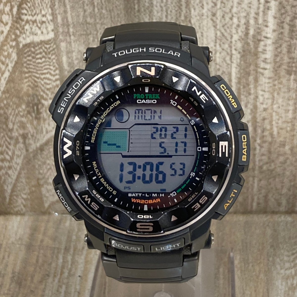 カシオのPRW-2500-1JF プロトレック ソーラー時計の買取実績です。