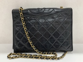 シャネルの1番台 ブラック ラムスキン マトラッセ チェーンショルダーバッグの買取実績です。