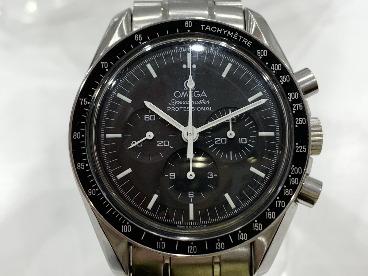 オメガの3570.50 スピードマスタームーンウォッチプロフェッショナル 黒文字盤 クロノグラフ 手巻き時計の買取実績です。