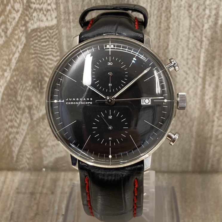 ユンハンスのマックスビル クロノスコープ ドーム型プレキシガラス クロノグラフ 自動巻き 腕時計の買取実績です。