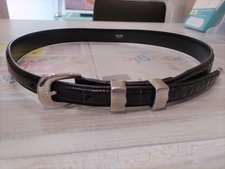 セリーヌ エディ期 クロコ型押し ナロー レザーベルト 買取実績です。