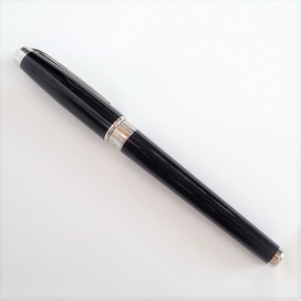 エコスタイル宅配買取センターにてデュポンのペン先18KのラインDの万年筆を買取いたしました。