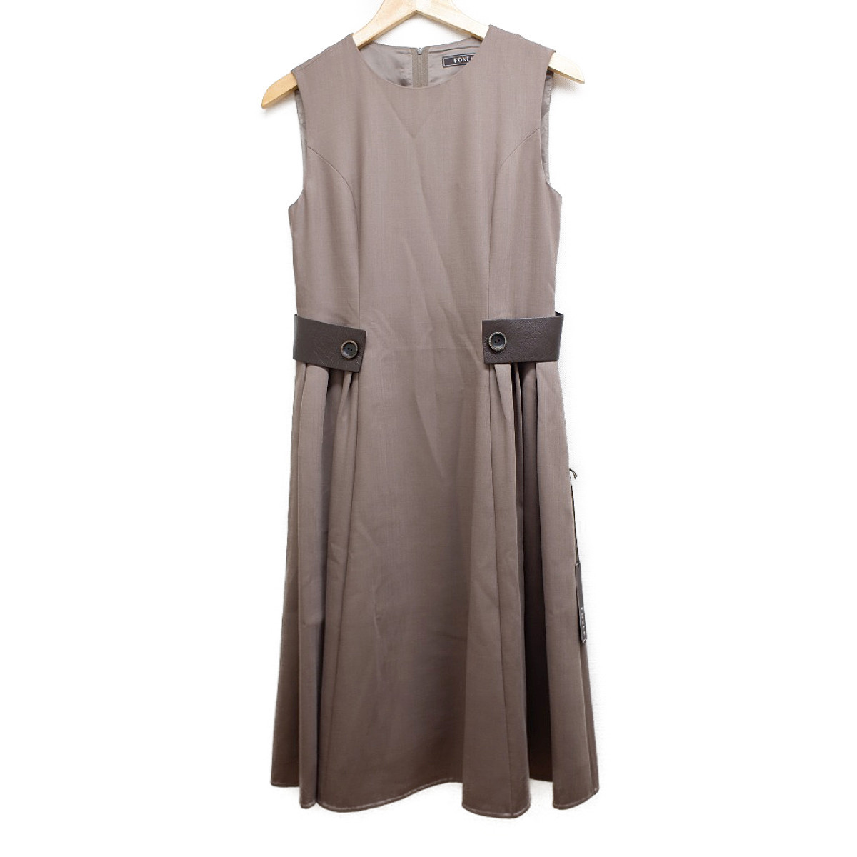 【定価￥146,880】美品★フォクシードレス リーリオレザーベルト付 40 定価￥146,880】極美品☆フォクシードレス リーリオレザーベルト