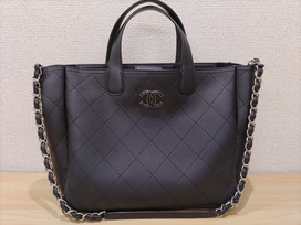 シャネルの26番台 カーフレザー 2WAY チェーントートの買取実績です。