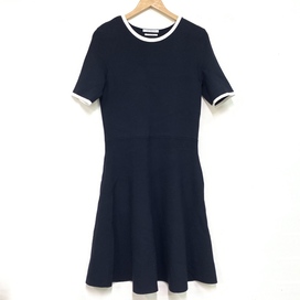フォクシーの39015 ネイビー×ホワイト ニットワンピースの買取実績です。