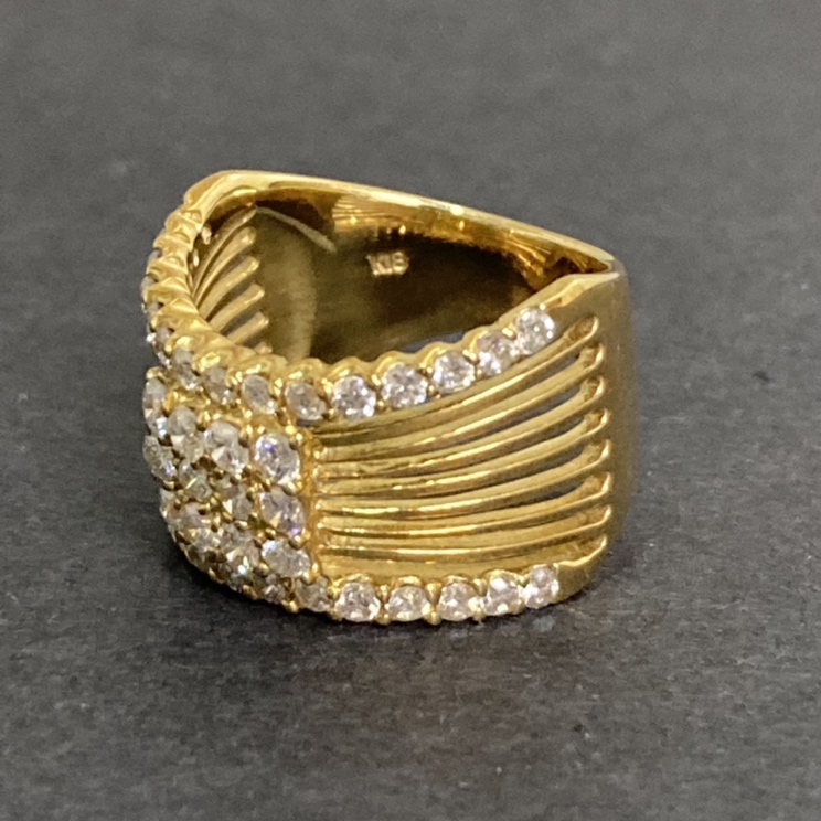 金のK18 1.00ct メレダイヤモンド デザインリングの買取実績です。