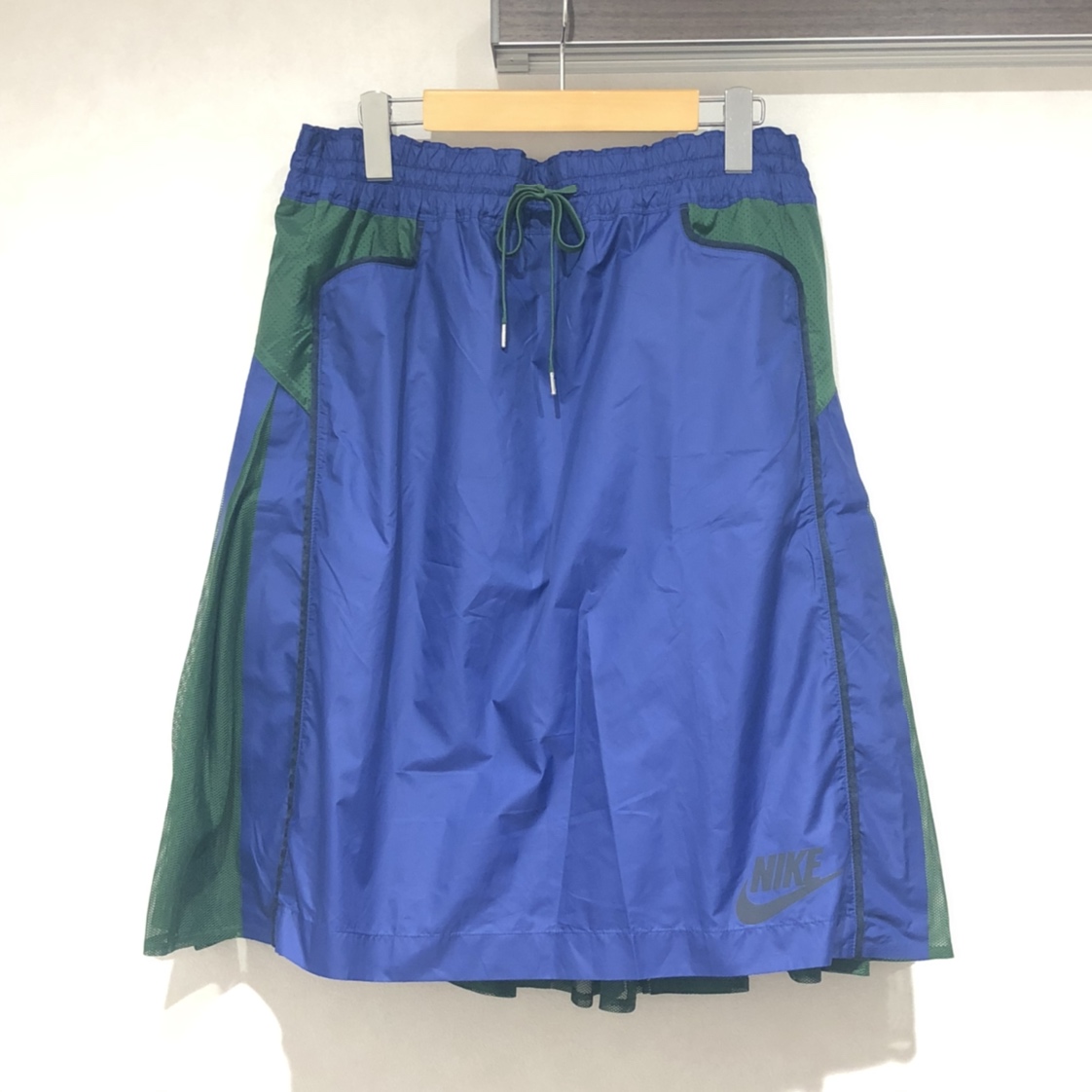 ナイキの×サカイ ブルー×グリーン  Sports Womens Skirtの買取実績です。