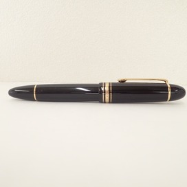 モンブランの149 MEISTERSTUCK ブラック×ゴールド ペン先18K 万年筆の買取実績です。
