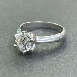 エコスタイル銀座本店で、Pt850が使われている1.02ctサイズのダイヤモンドリングを買取いたしました。