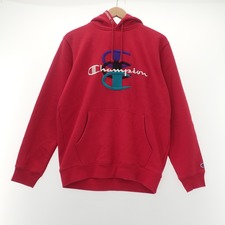 宅配買取センターで、シュプリームのｘChampionの17AW、レッドの Stacked C Hooded Sweatshirtを買取りました。状態は通常使用感があるお品物です。